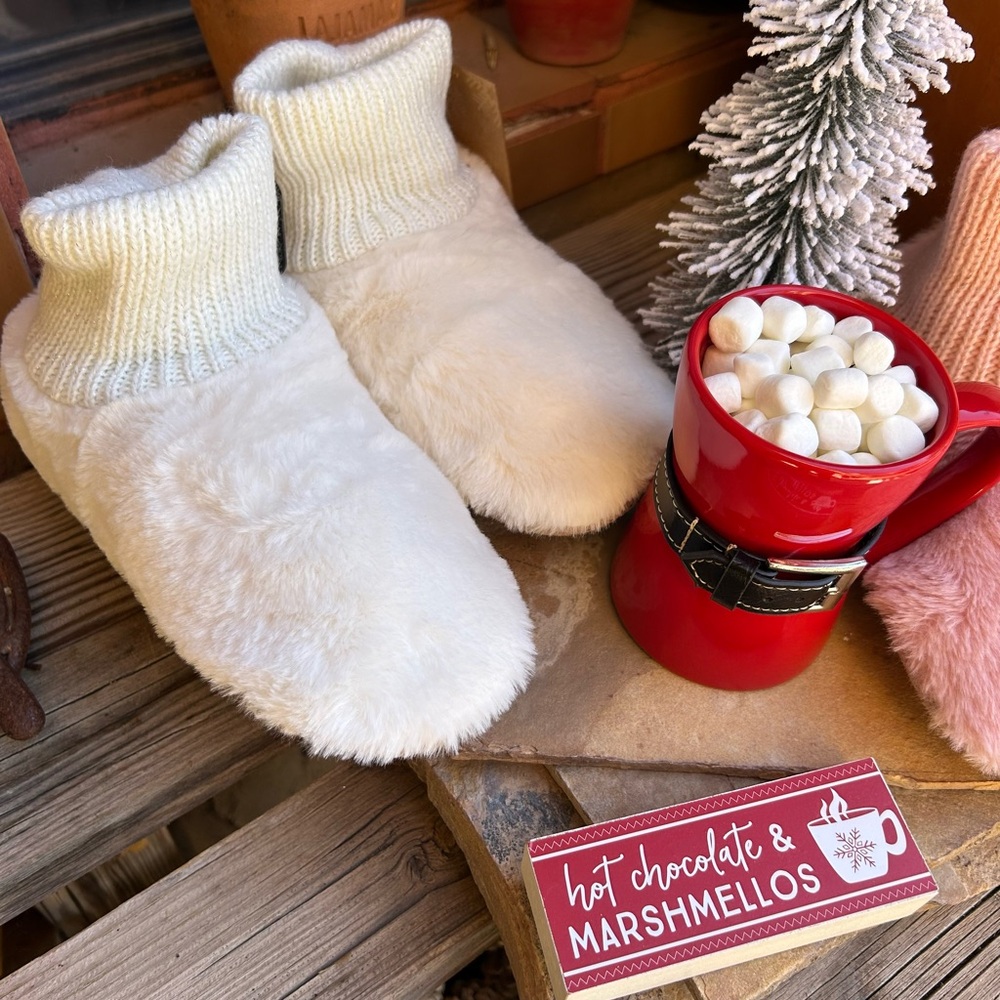 Cozy Cream Knit Women's Slippers